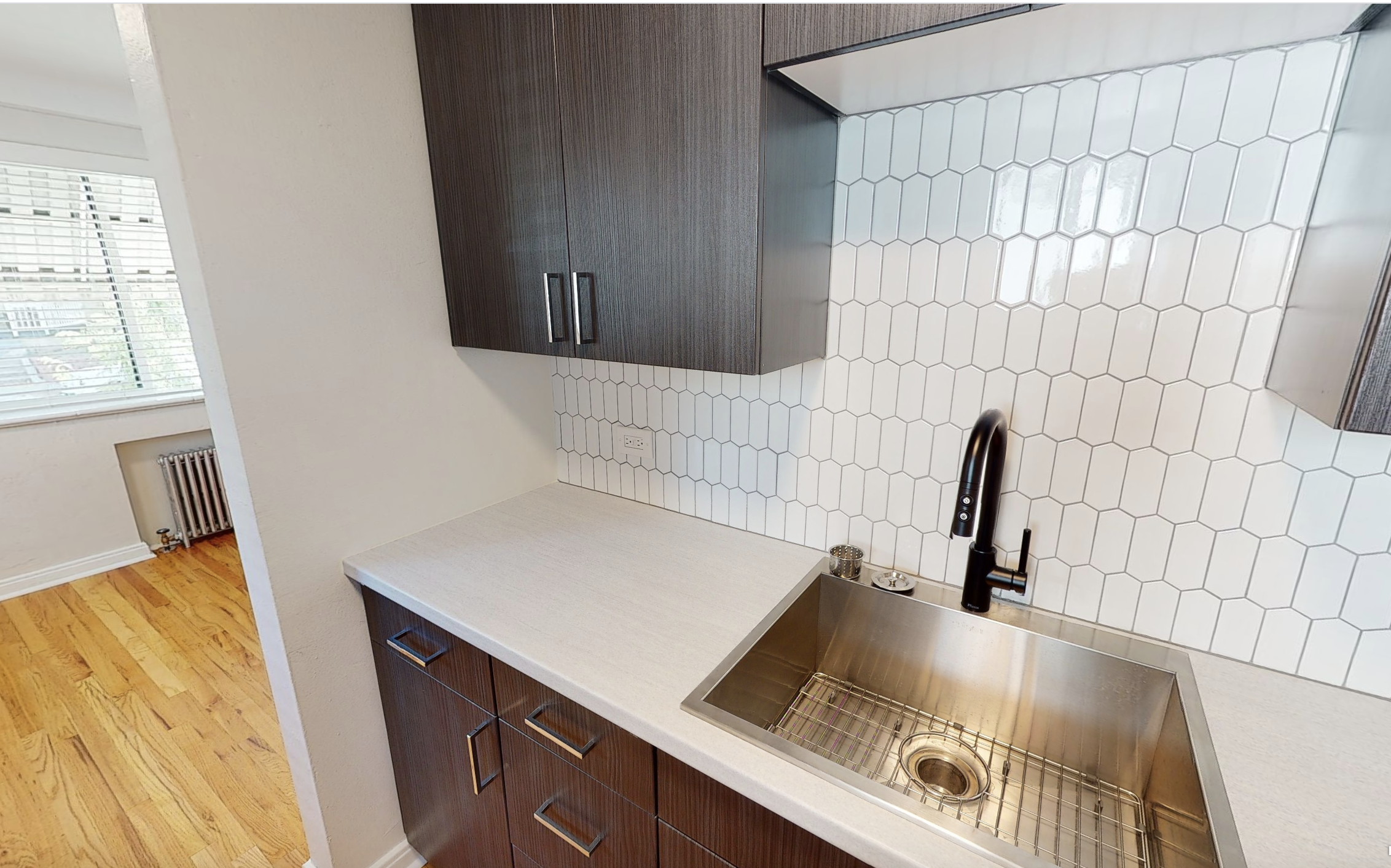 3D tour thumbnail for 611 E 11th unit 109.