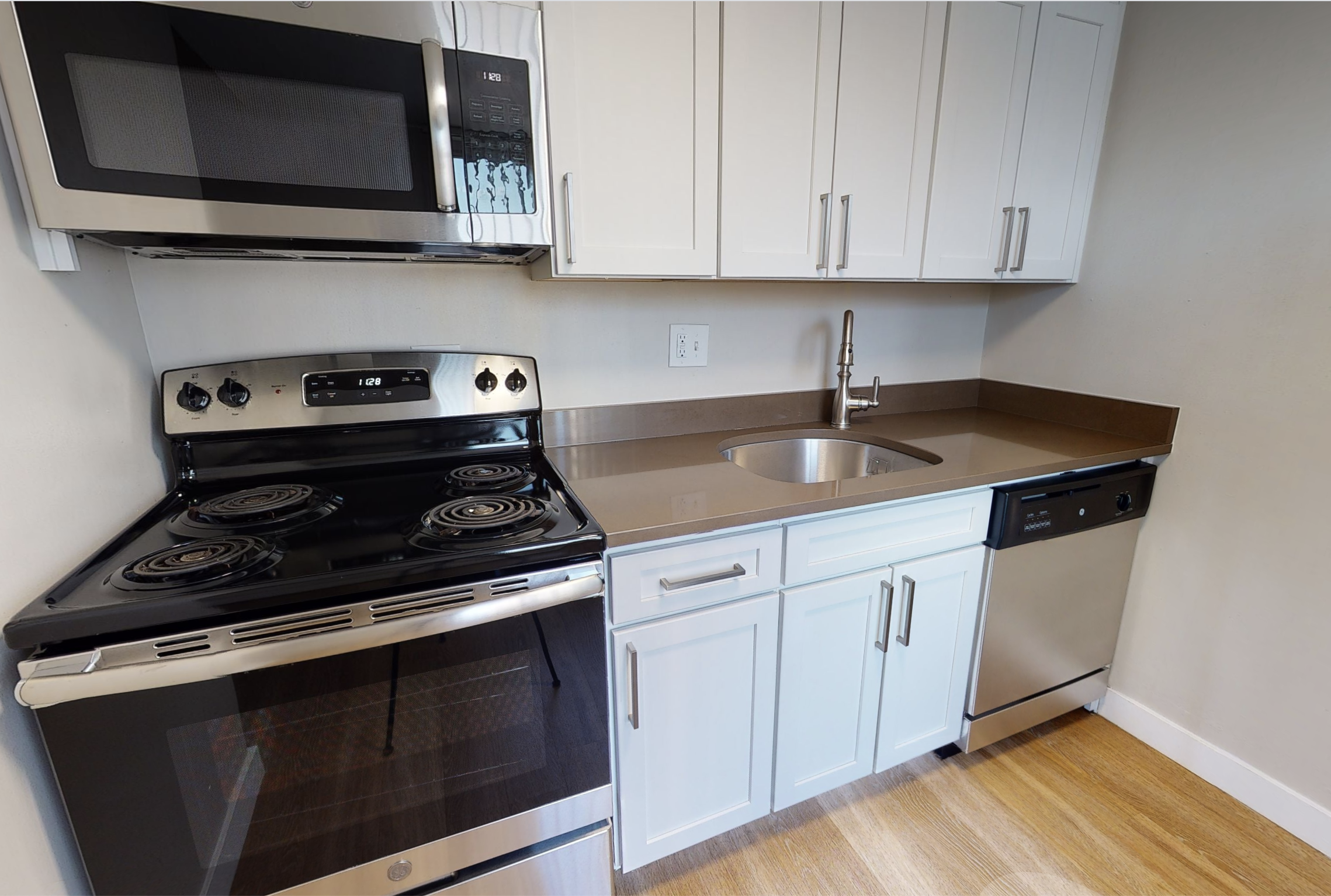 3D tour thumbnail for 950 Lafayette unit 406.